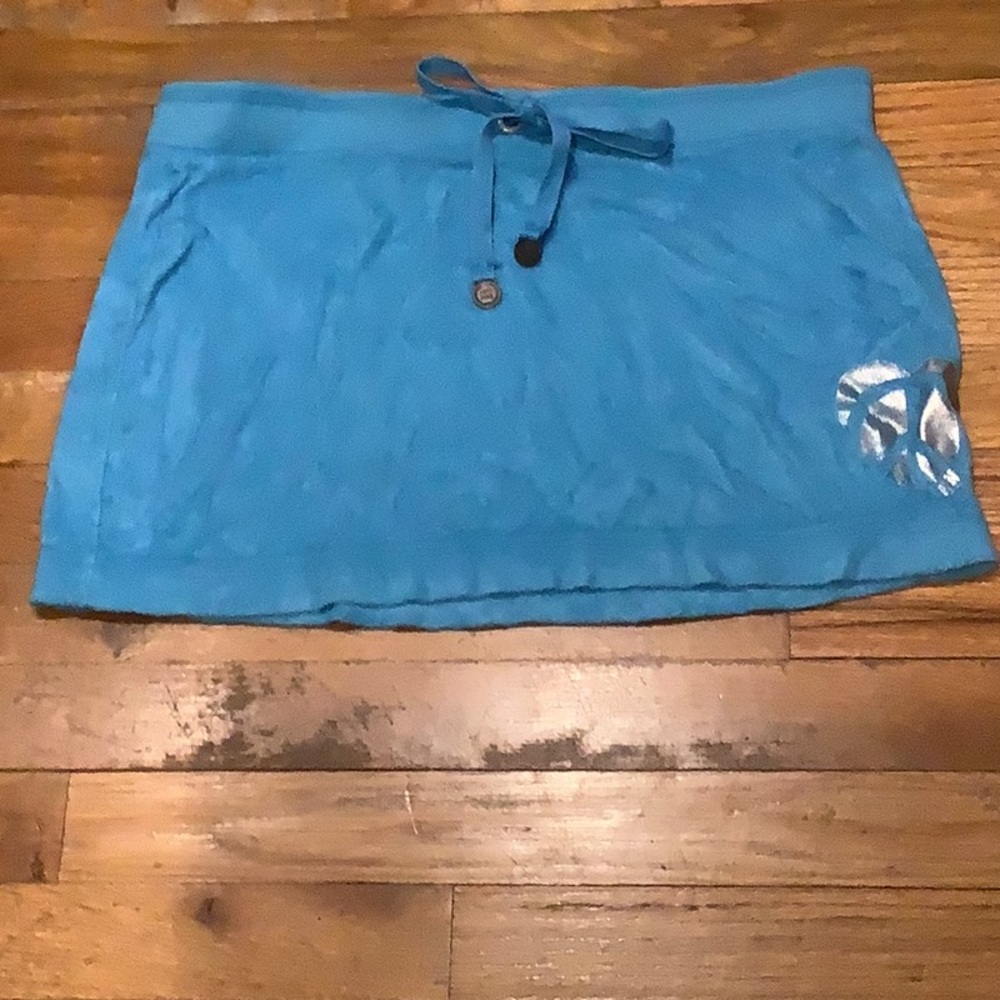 4/$12 Adorable skirt - Picture 2 of 4